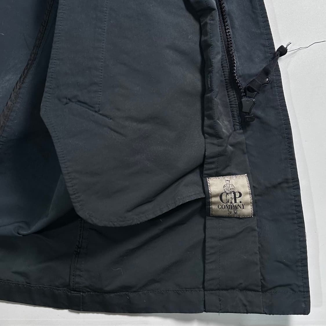 CP컴퍼니 폴리/나일론 렌즈 하프코트  상품이미지7