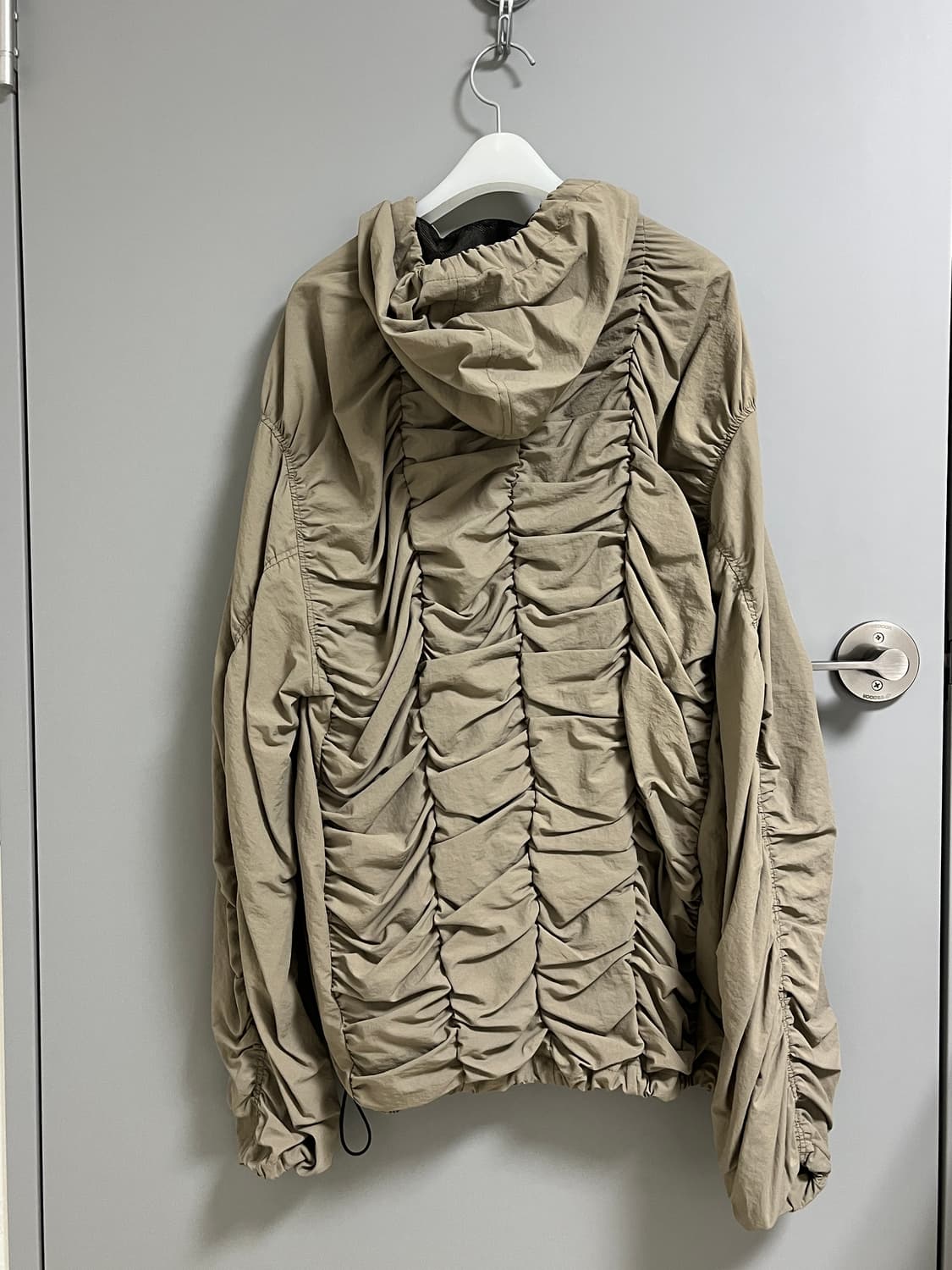 비뮈에트 베이지 셔링 바람막이 점퍼 상품이미지2