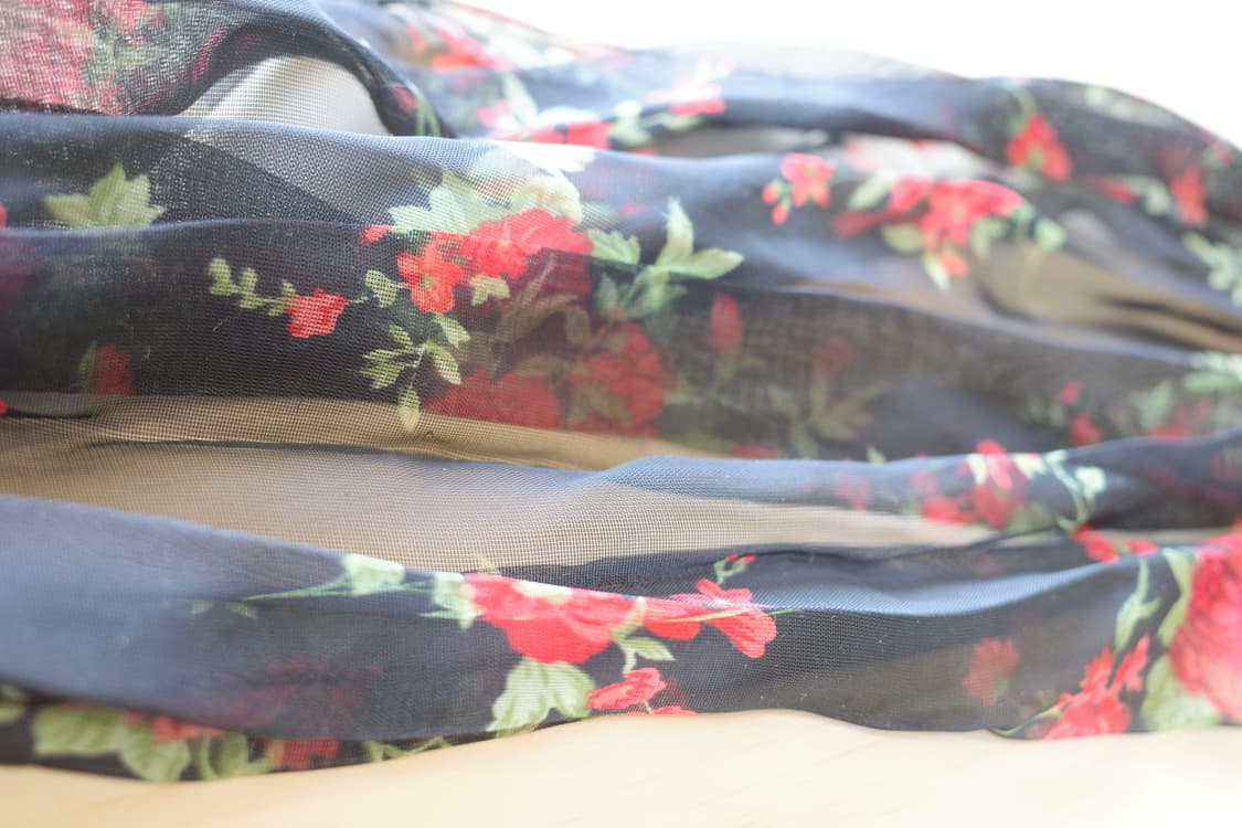 black flower scarf 상품이미지1