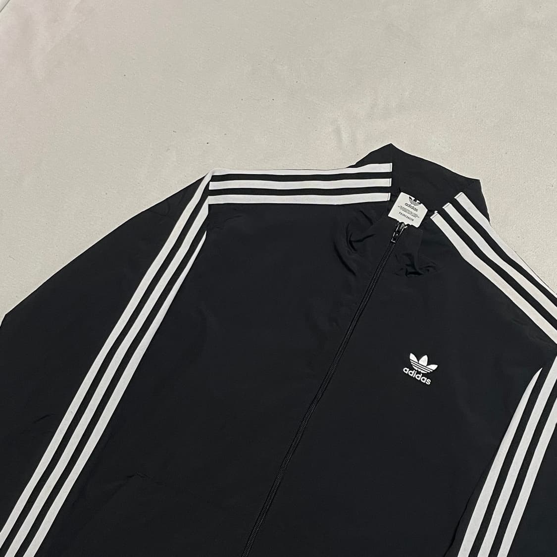 XL 아디다스 블랙 우븐 트랙탑 상품이미지1