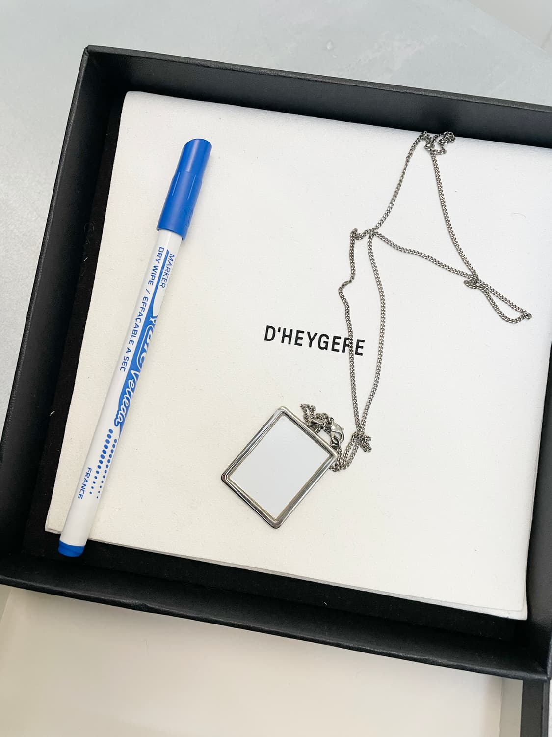D'heygere Whiteboard Necklace 화이트보드 목걸이 상품이미지1