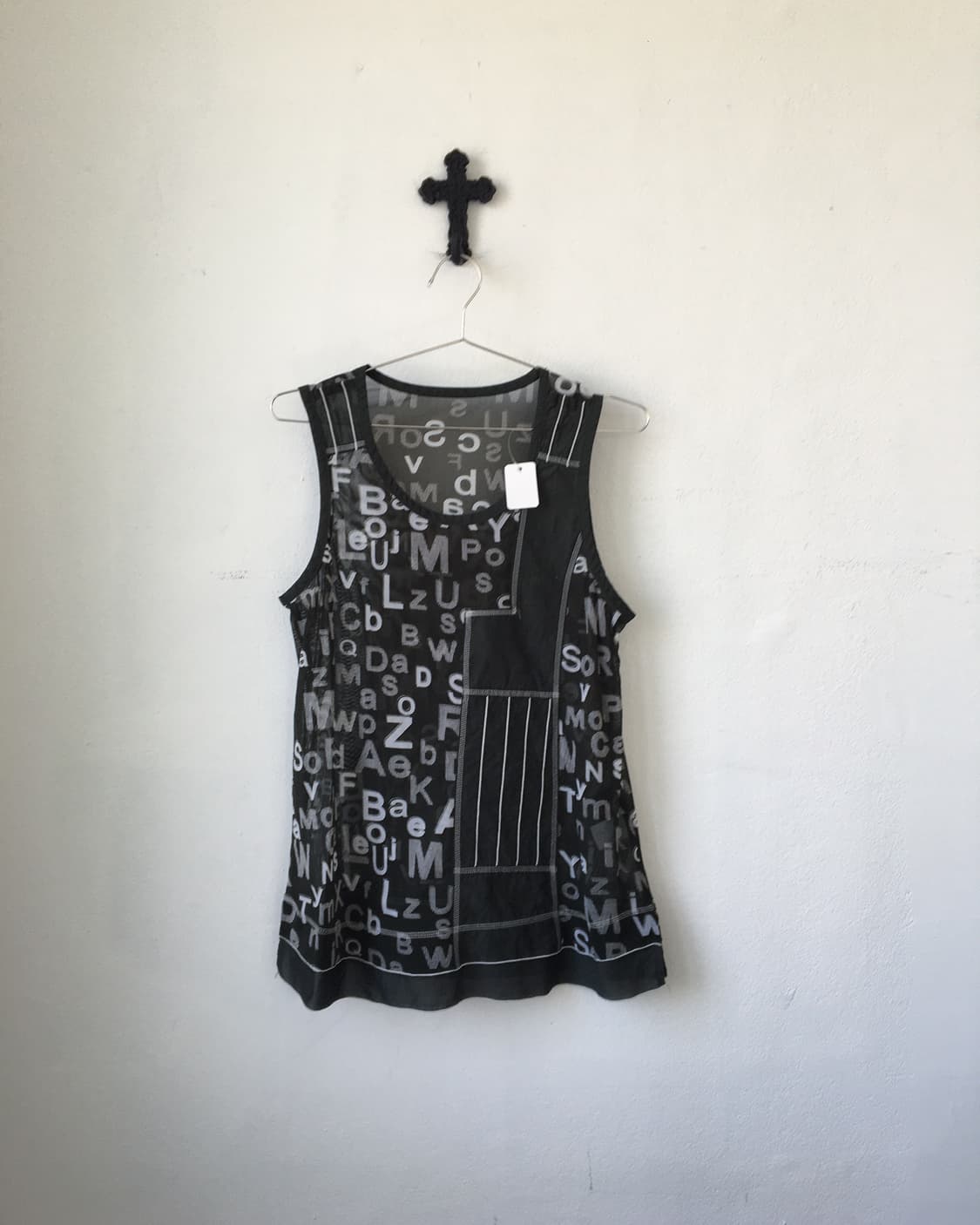 Lettering printing mesh sleeveless 상품이미지1