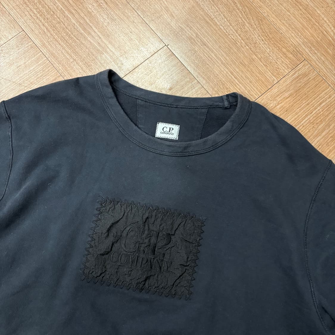 씨피컴퍼니 빅로고 패치 롱 슬리브 상품이미지2