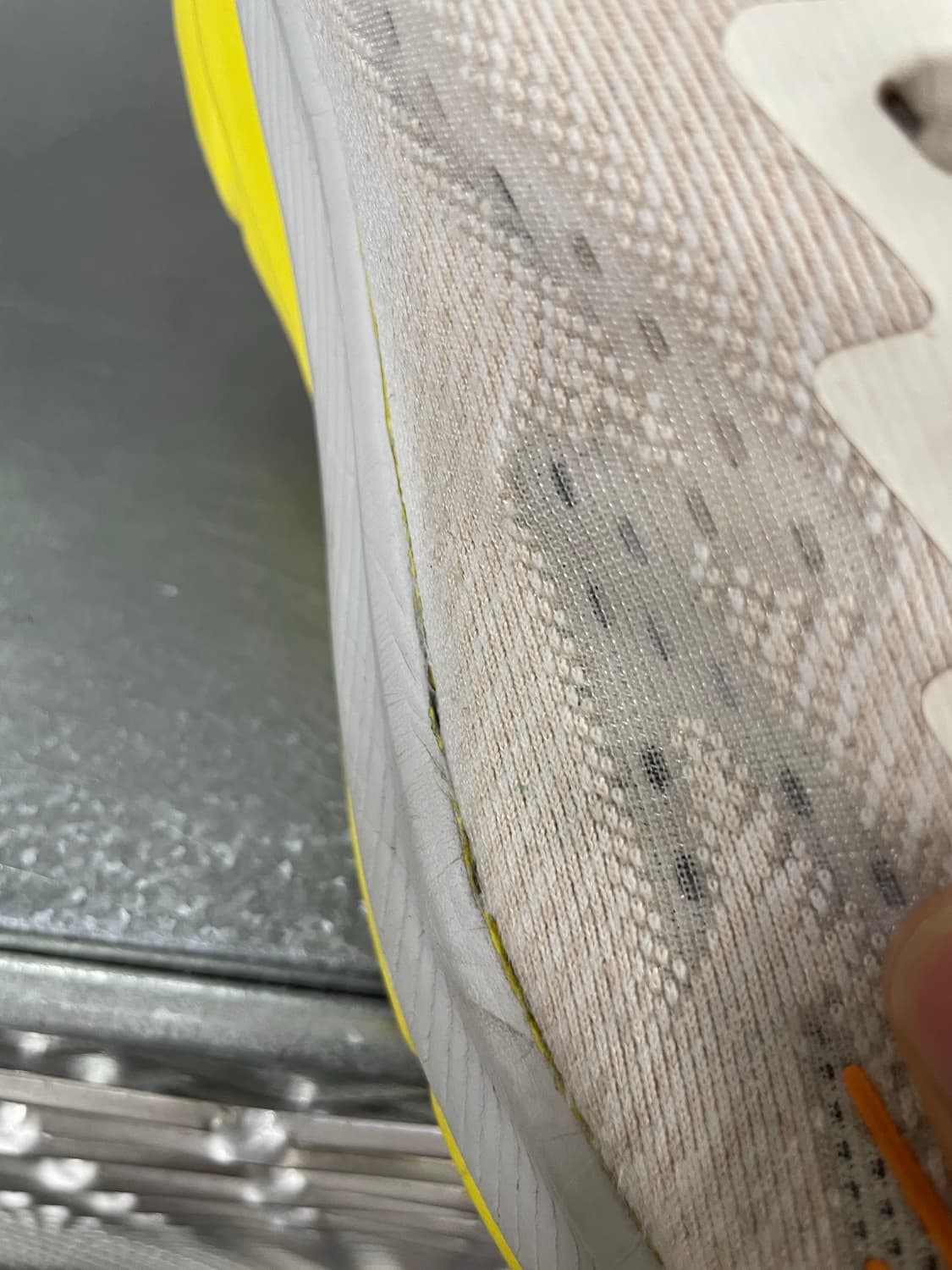 호카 클리프톤 9 에그노그 패션프루트 265 (gr-4125) 상품이미지7