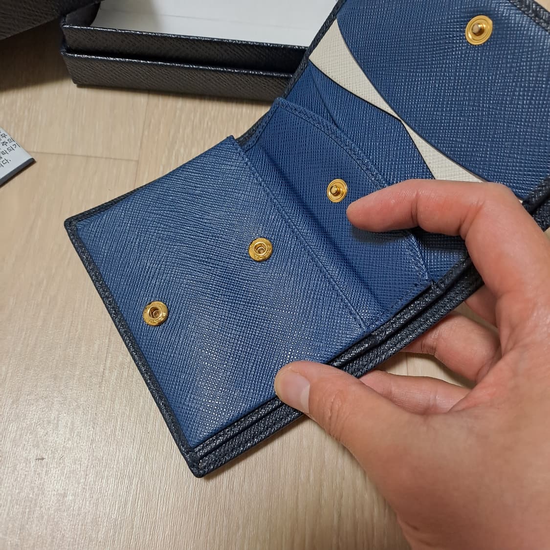 [100%/정품] 프라다 사피아노 멀티컬러 발티코 블루 반지갑 상품이미지5
