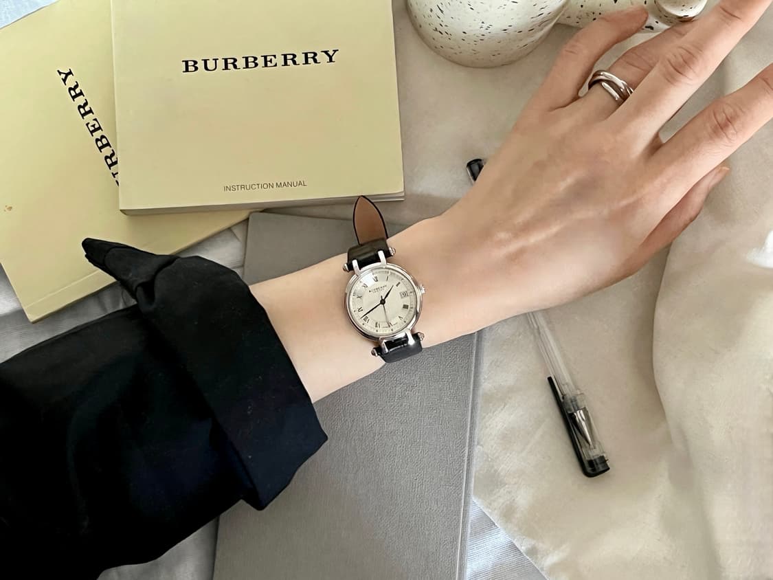 버버리 실버 라운드 시계 (32mm) / 케어 상품이미지9
