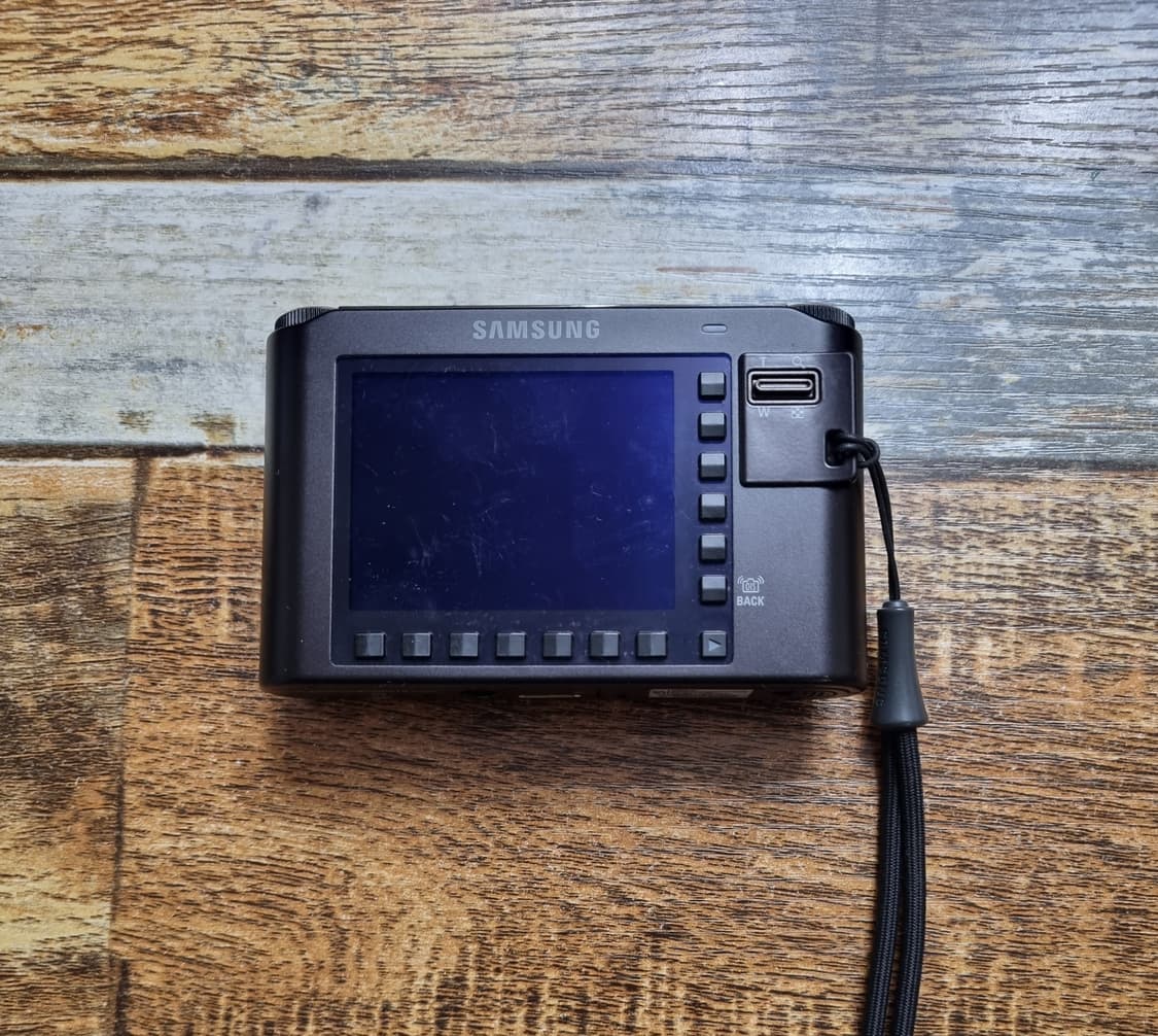 삼성 디지털 카메라 vluu nv24hd 팝니다. 상품이미지5