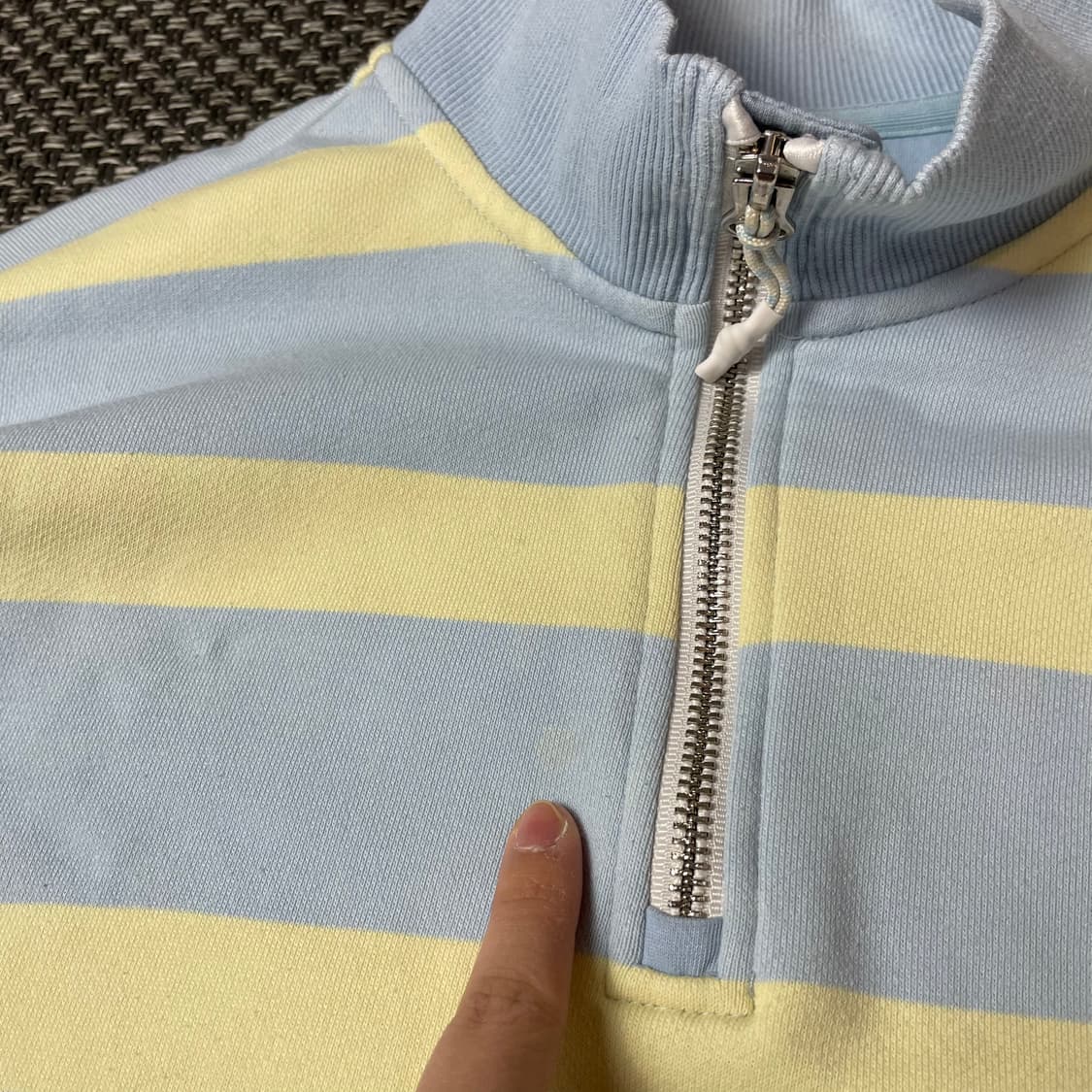 뉴발란스 키즈 스카이블루 옐로우 단가라 반집업 맨투맨 160 상품이미지5