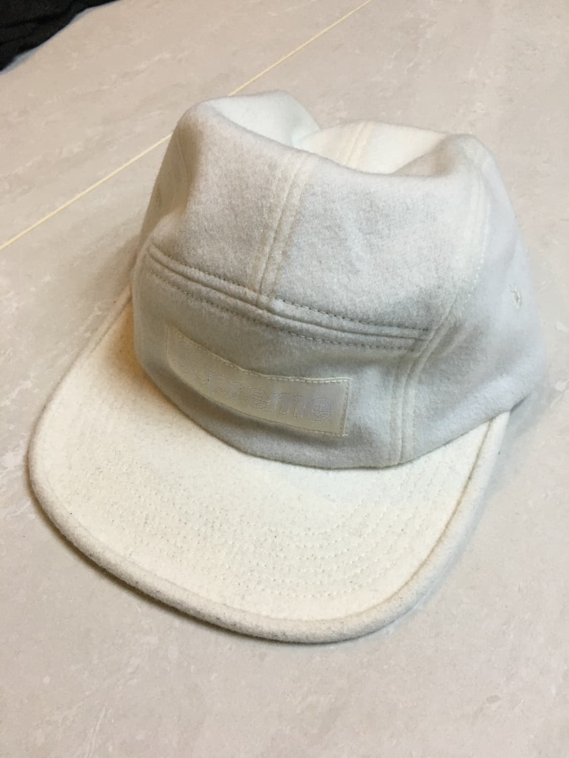 슈프림 화이트 울 캠프캡 상품이미지1