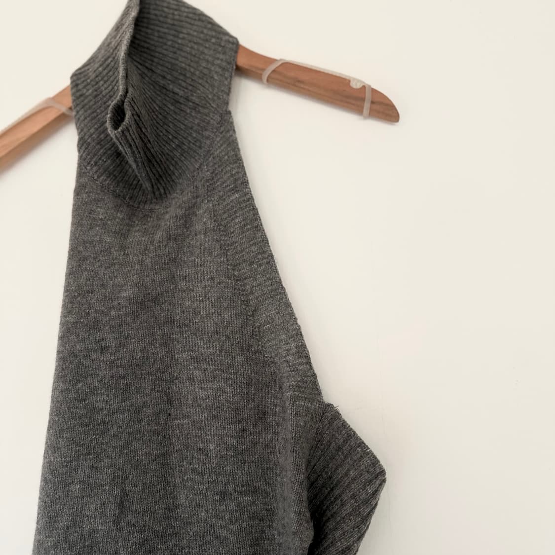 YUSE 유스 캐시미어 혼용 울홀터넥 니트 그레이 상품이미지5