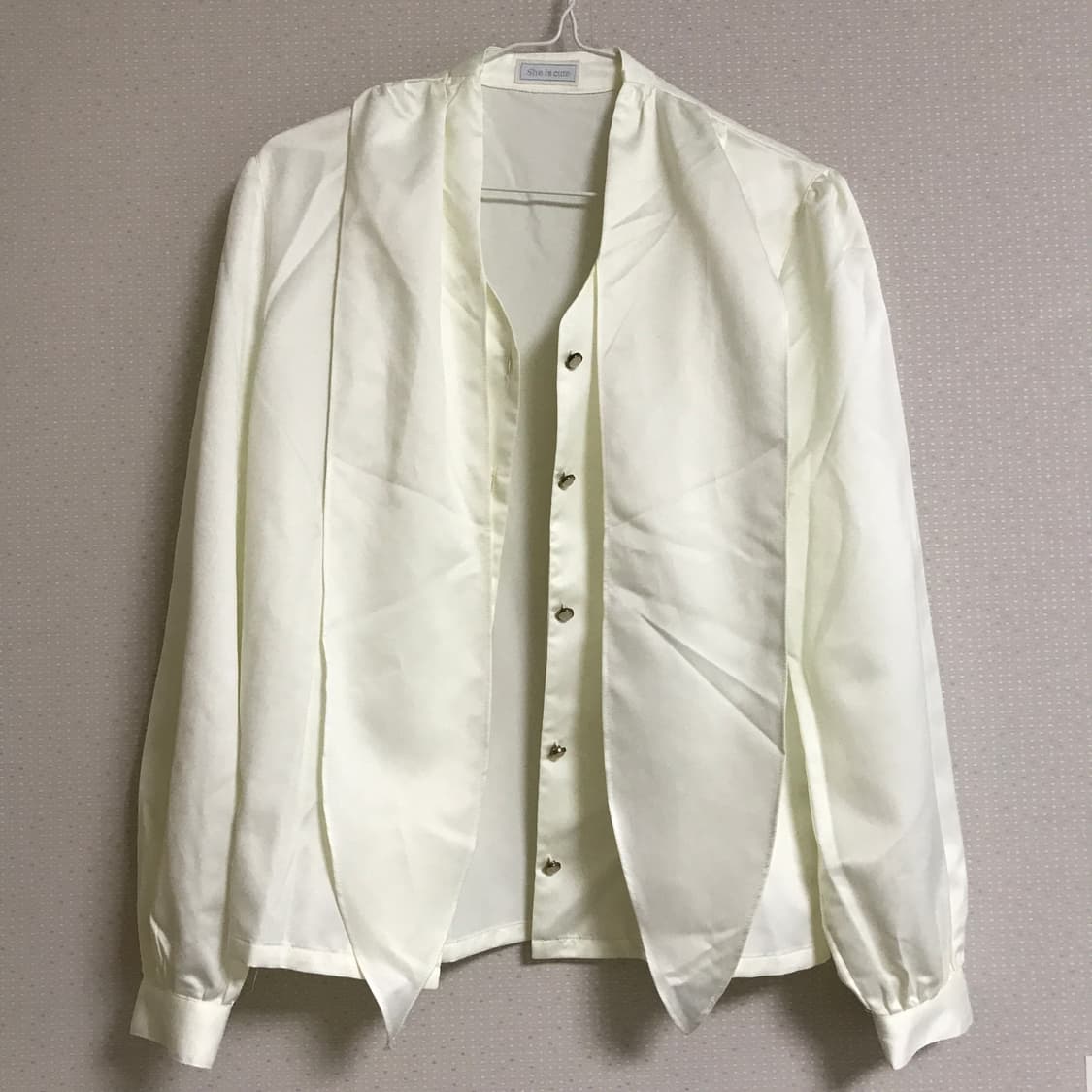 새상품 쉬이즈큐트 시티블라우스 아이보리 상품이미지3