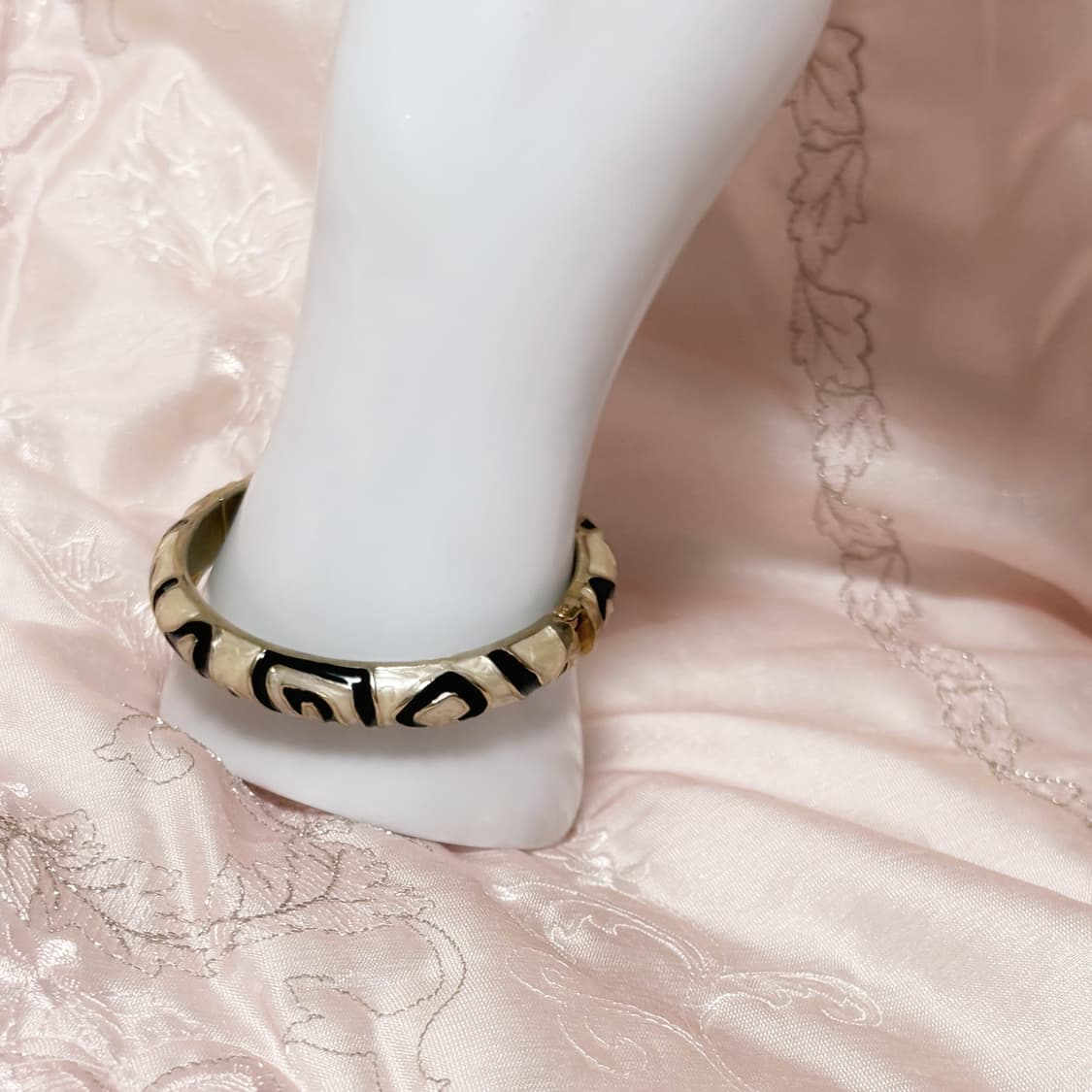 (이체시에눌) 일본 시부야 히메갸루 지브라 패턴 오로라 앤틱 뱅글 팔찌 상품이미지2