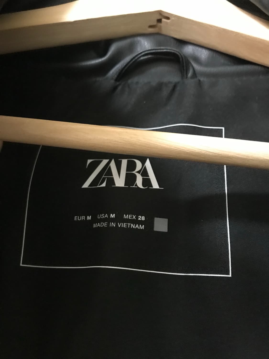 자라 페이크레더 패딩조끼 상품이미지2