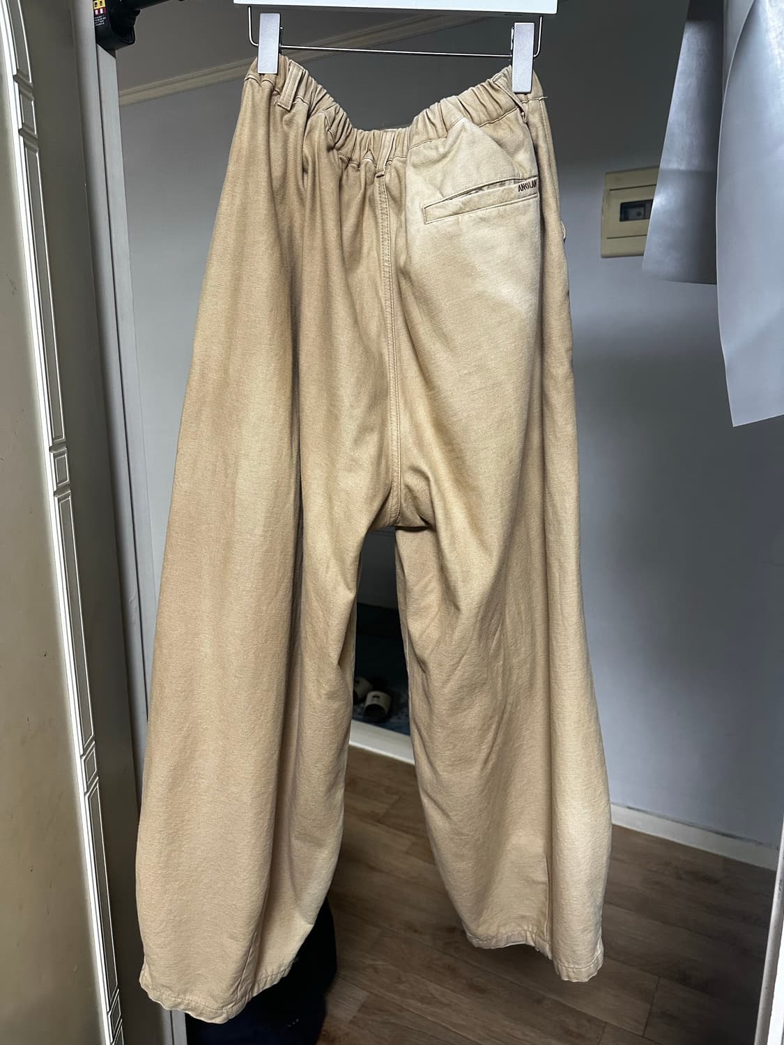 하자상품) 앵글런 롱턱 윙팬츠 베이지 상품이미지2