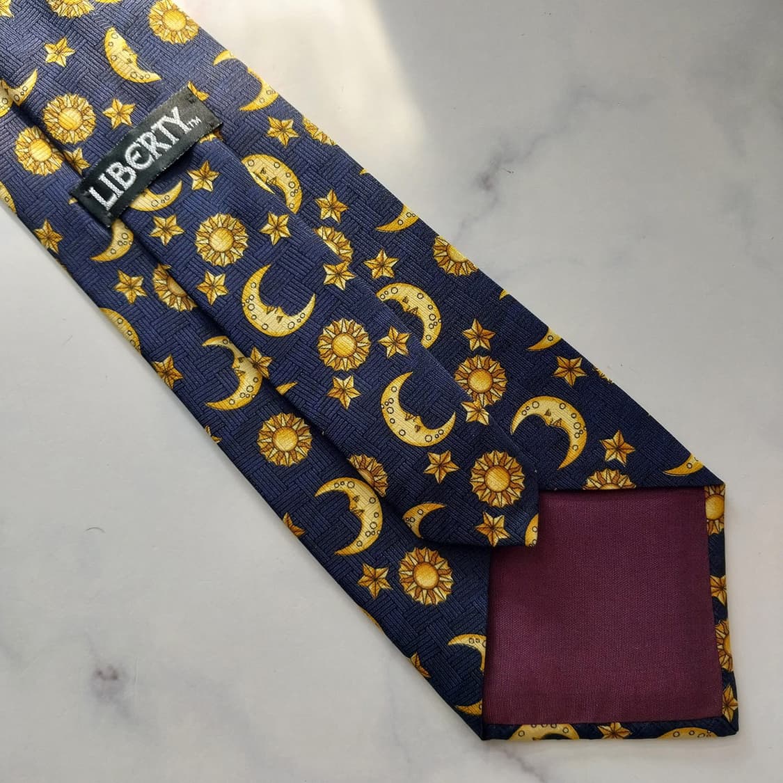 리버티 실크 네이비 해&달 아트 넥타이 9.3cm A+등급 K1491
 상품이미지9