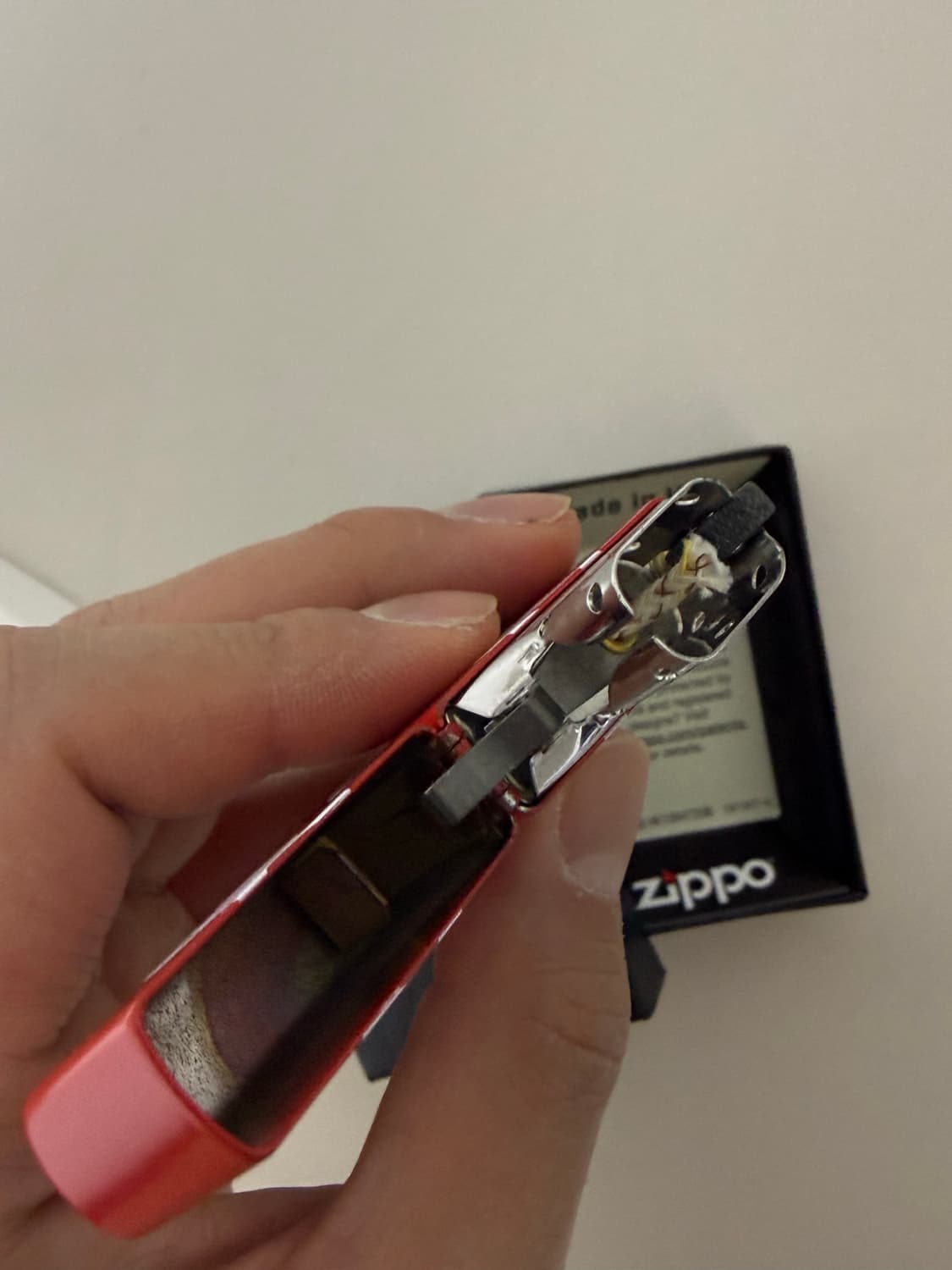 슈프림 로고 지포 라이터 레드 상품이미지2