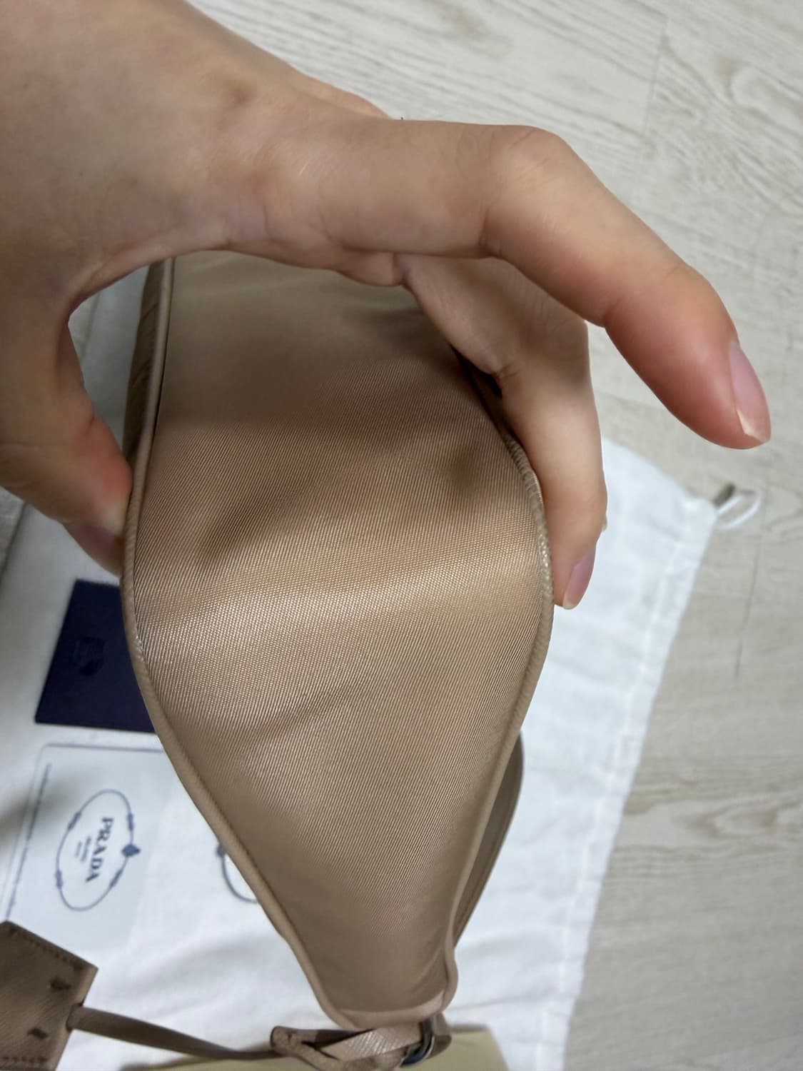 프라다 리나일론 테수토 숄더백 베이지 판매 상품이미지5