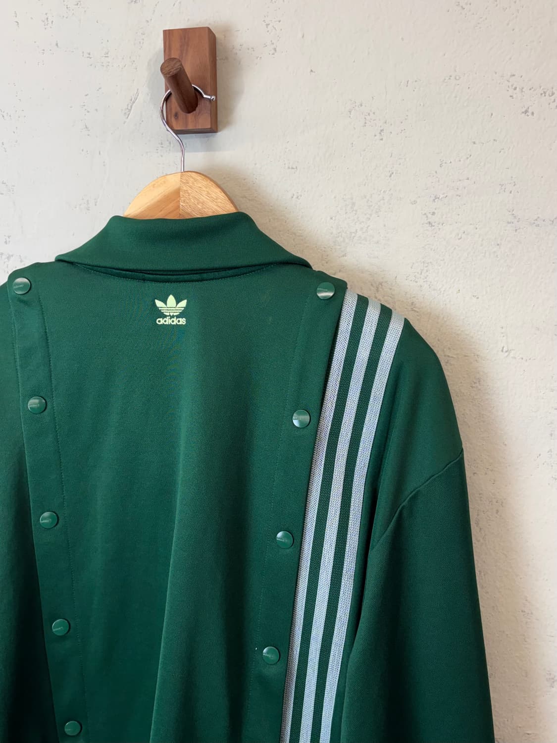 아디다스 X IVY PARK 한정 버튼 트랙탑 져지 상품이미지5