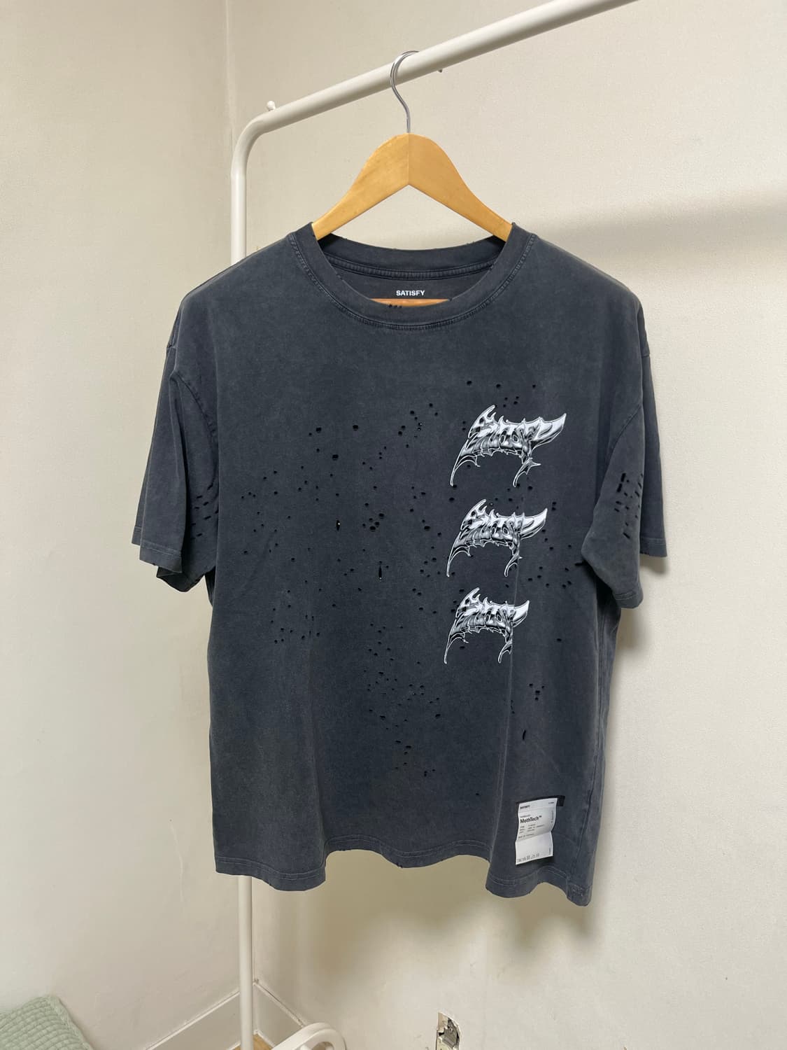 새티스파이 모스테크 로고 그래픽 티셔츠 L사이즈 상품이미지1