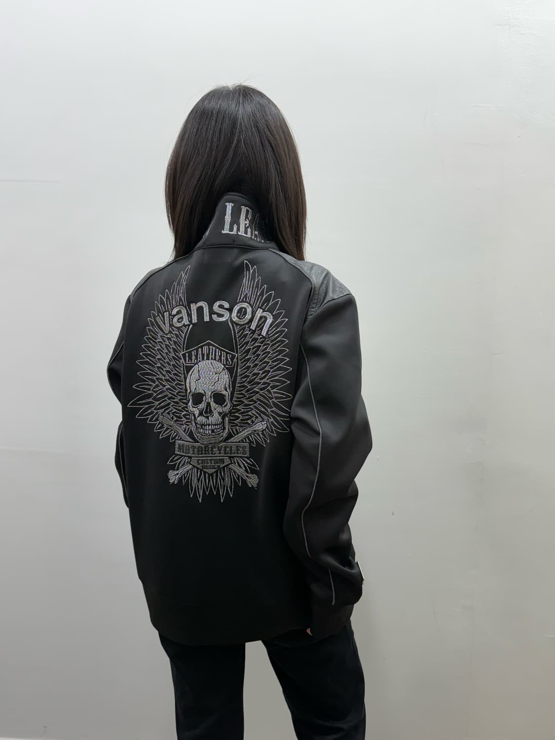 밴슨 오버핏 스컬 로고 집업 상품이미지9