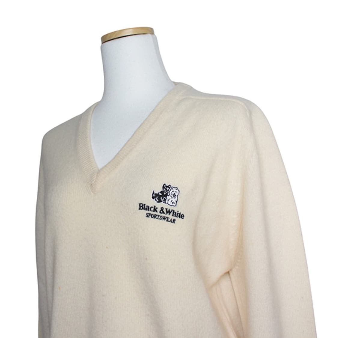 블랙앤화이트 스포츠웨어 아이보리 순모 니트 상의 66 상품이미지5