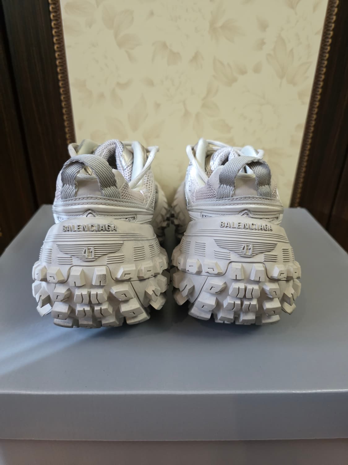 발렌시아가 디펜더 41 베이지 상품이미지4