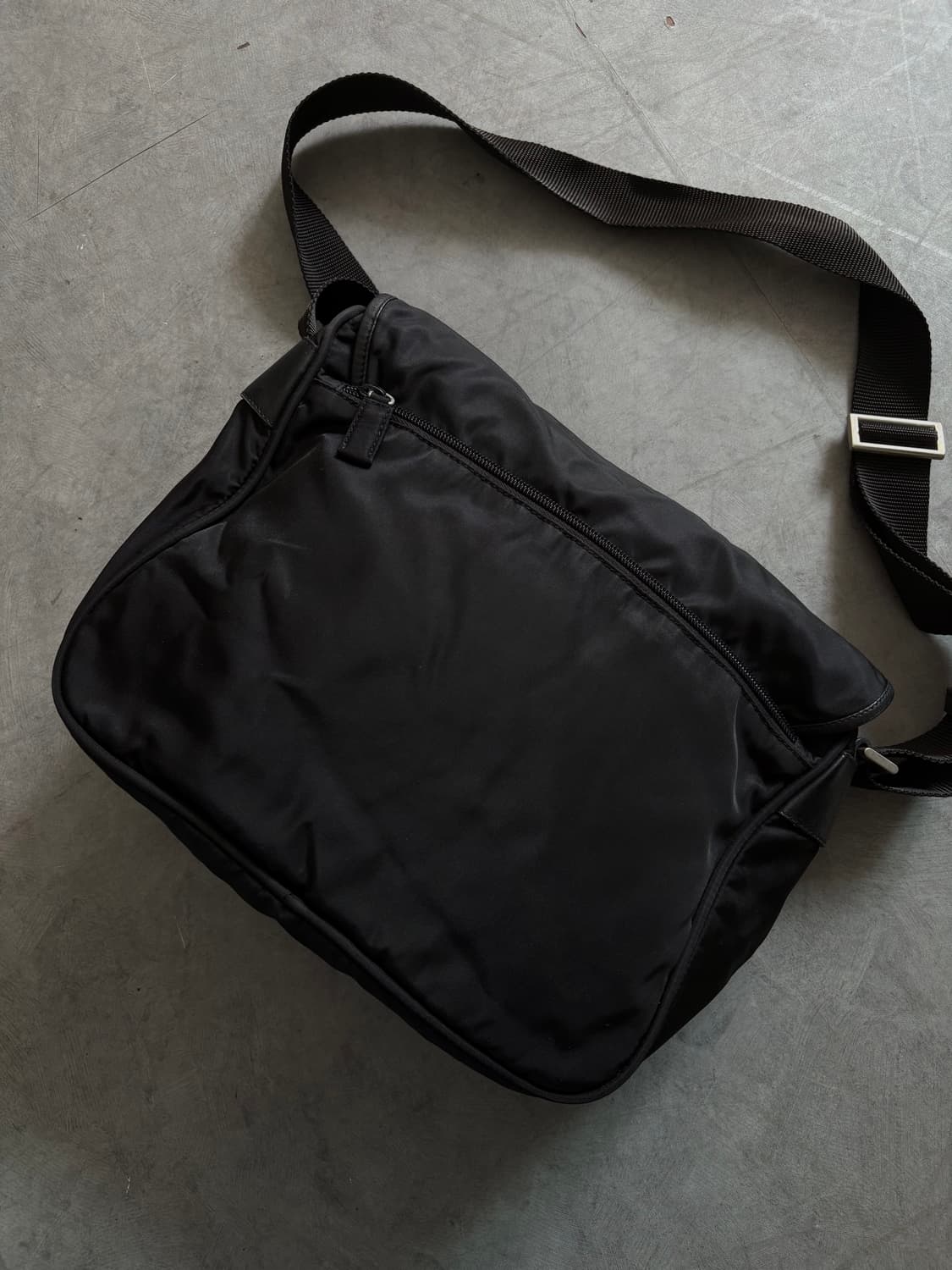 Prada 프라다 포코노 나일론 메신저백 상품이미지7