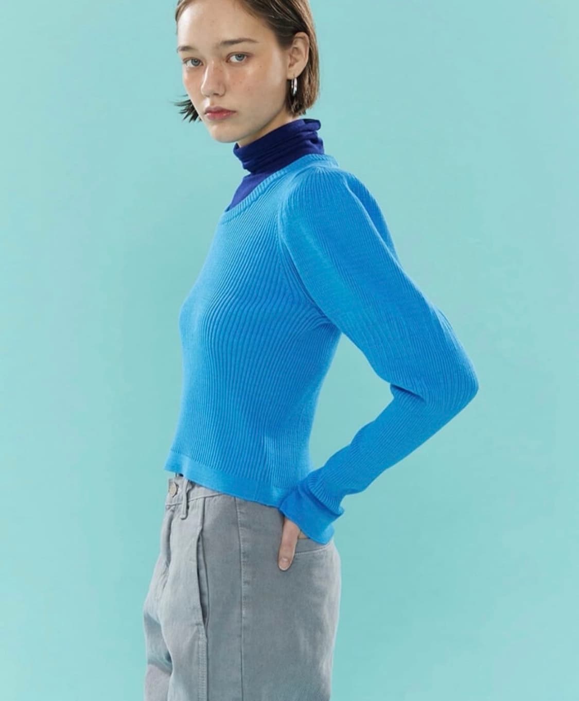 아위 ahwe 시그니처 블루 니트 상품이미지1