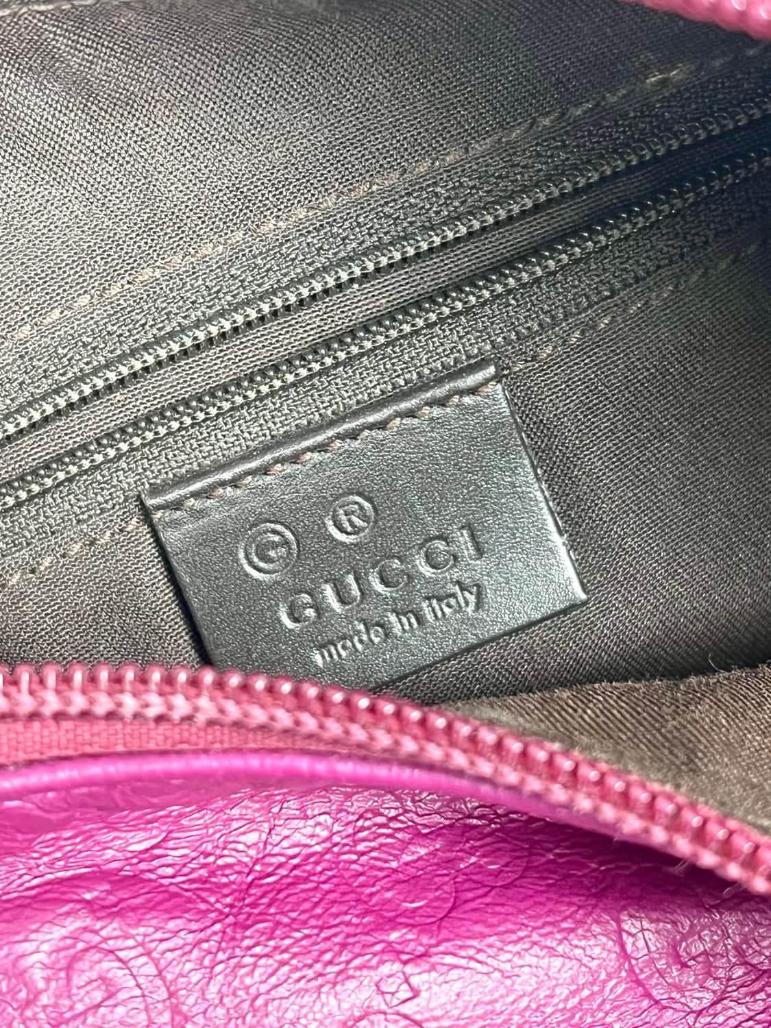 Gucci 마젠타 퍼플 마이크로시마 슬라우치 레더 호보백 숄더백 상품이미지8