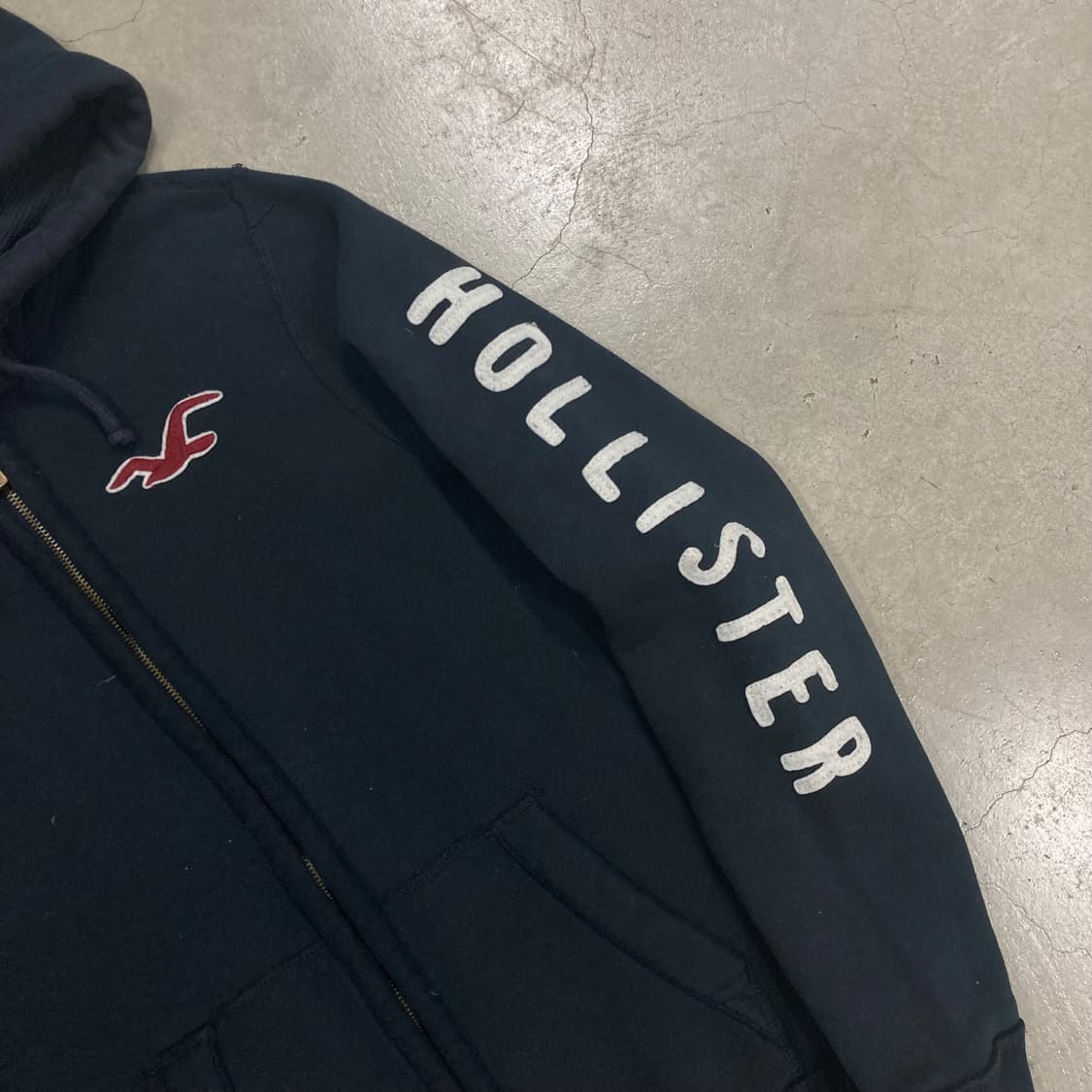 홀리스터 네이비 컬러 사이드 스펠아웃 후드집업 상품이미지2