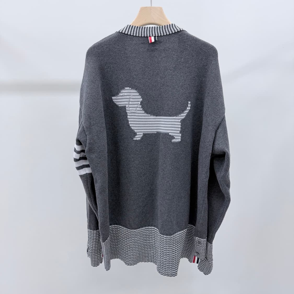 [S+급/5] 톰브라운 사선완장 헥터 인타르시아 가디건 그레이 상품이미지5