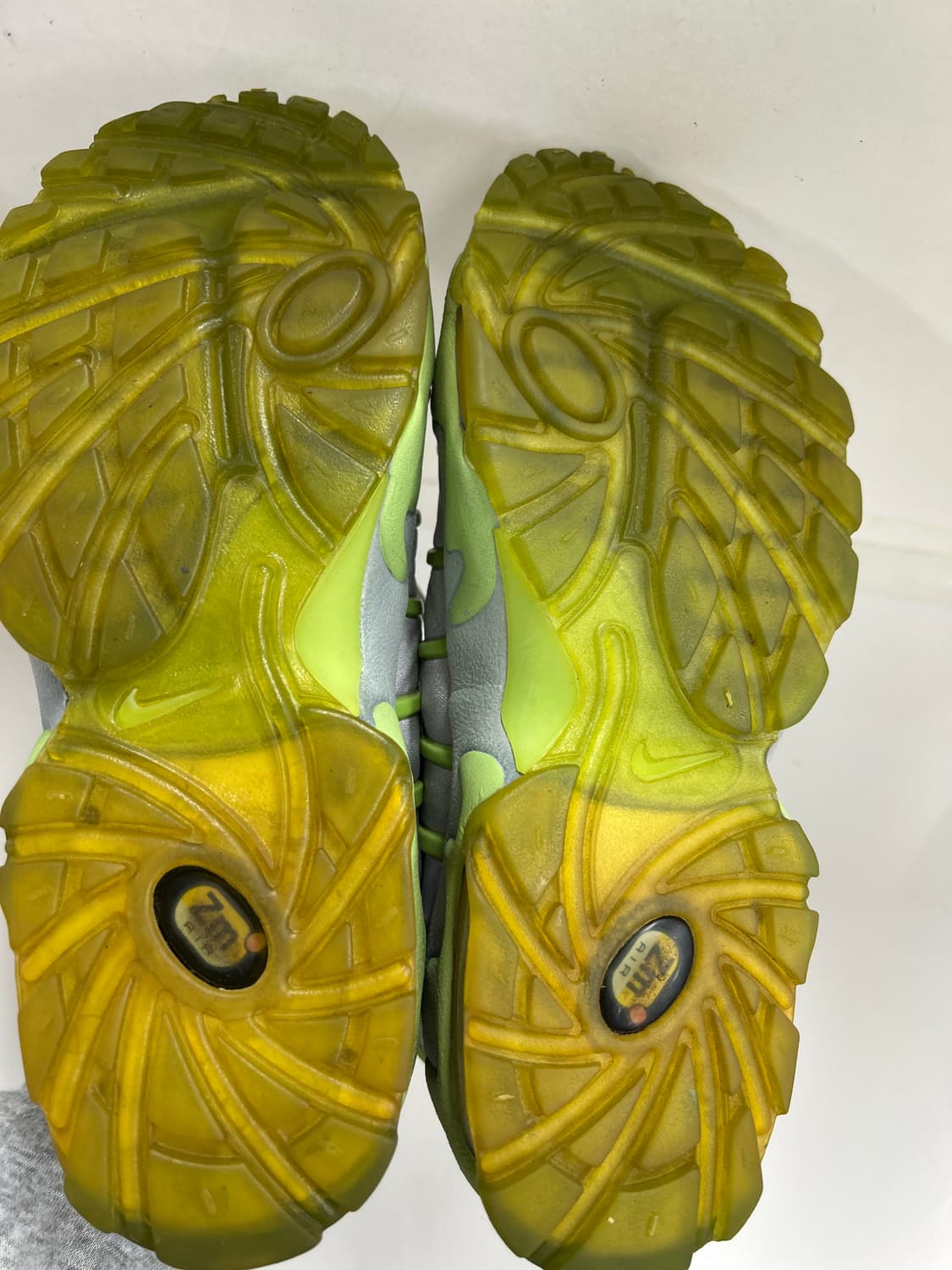 나이키 줌 세이즈믹 은 녹 240 상품이미지8