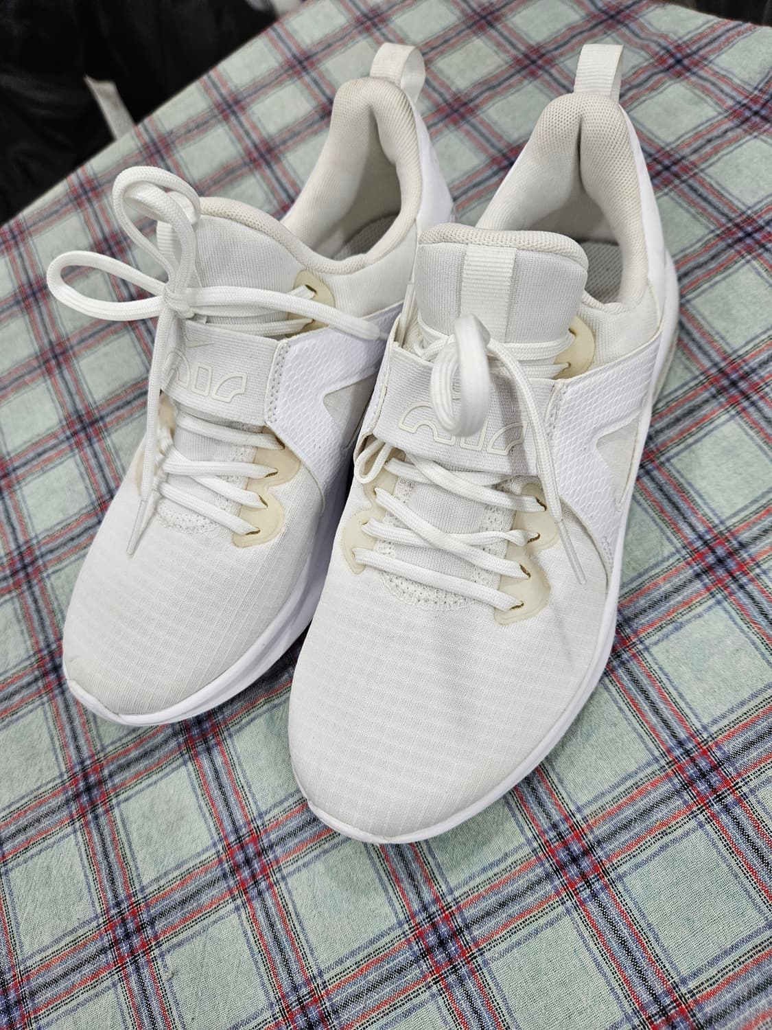 나이키 에어맥스 벨라 TR5 화이트 트레이닝화  US6 상품이미지2