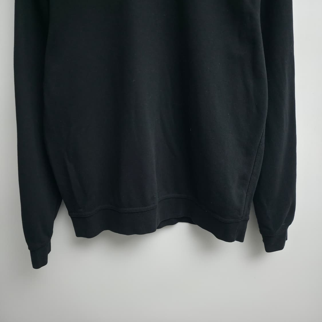 [L] 나이키 스우시 블랙 맨투맨 상품이미지3