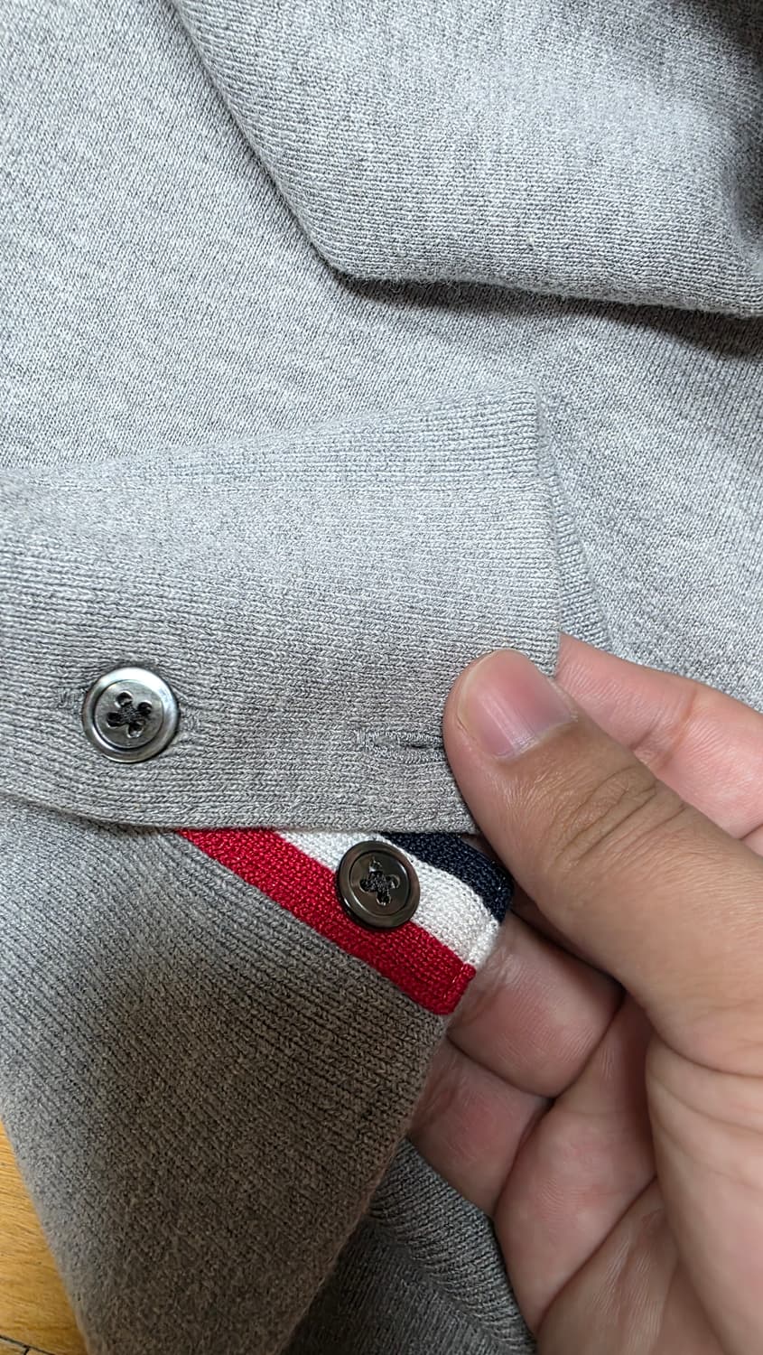 [5,새상품급]톰브라운 사선완장 맨투맨 상품이미지7