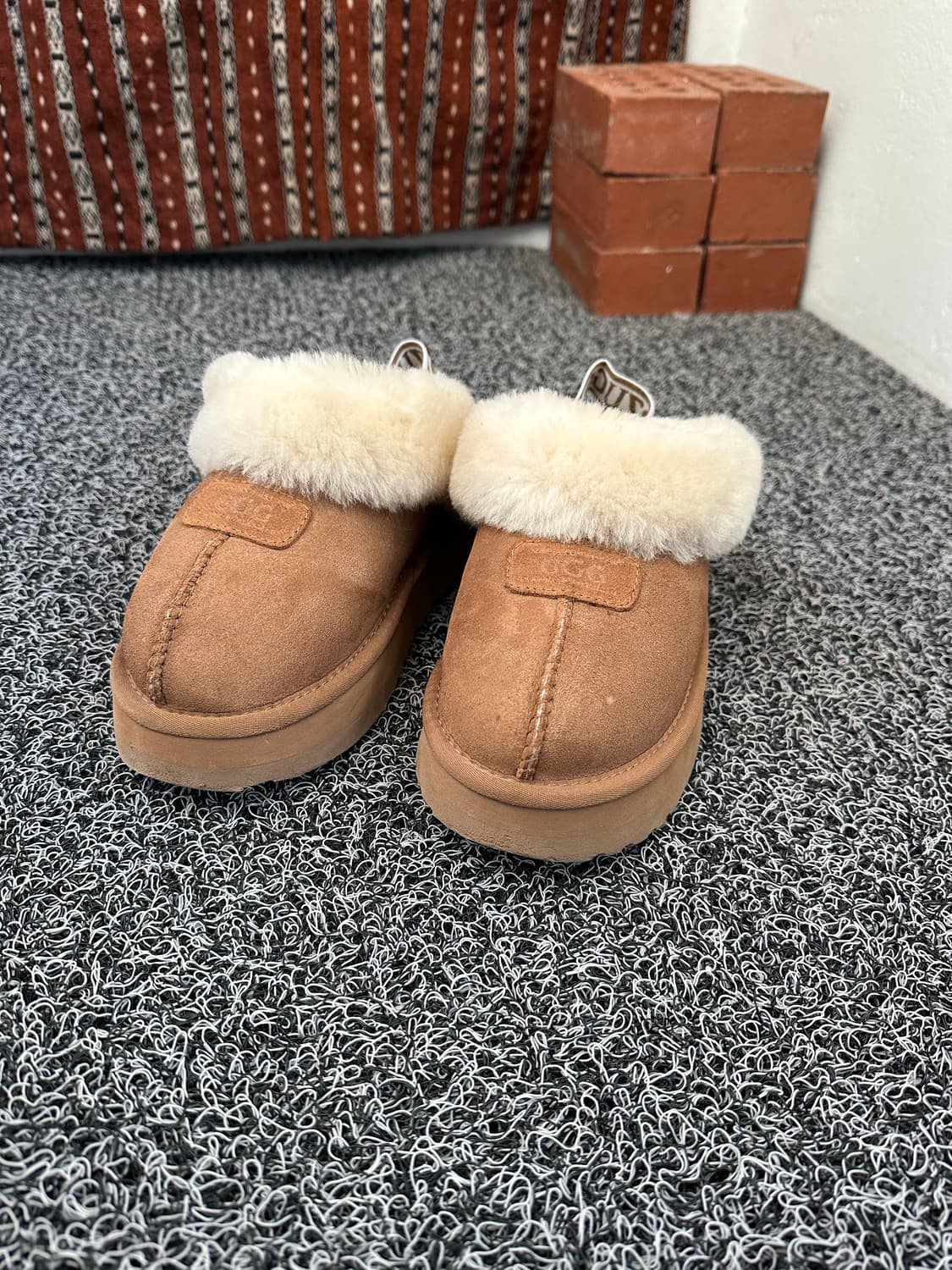 UGG 어그 코케트 슬리퍼 235 상품이미지1