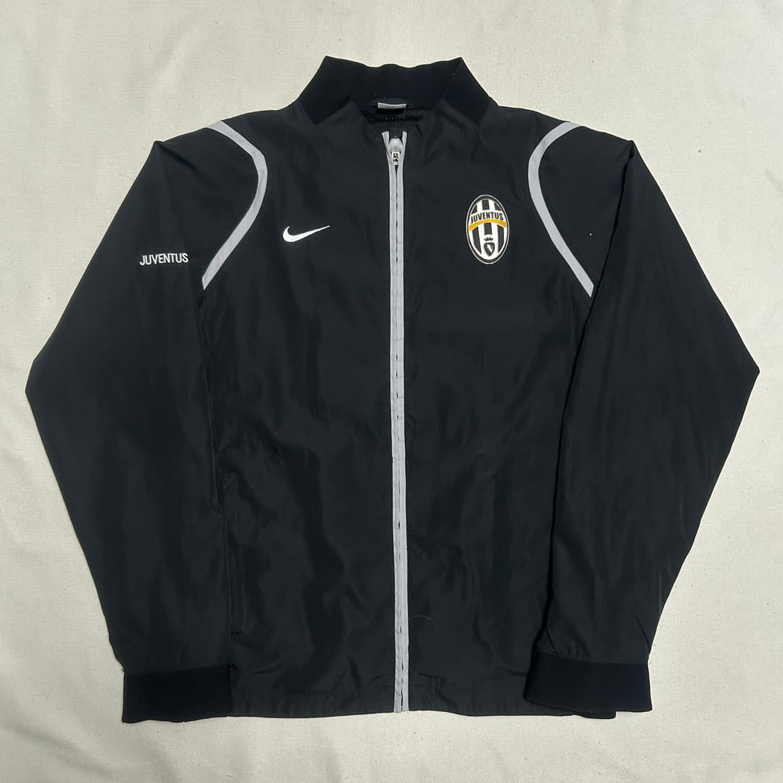 M 나이키 유벤투스 블랙 바람막이 상품이미지2