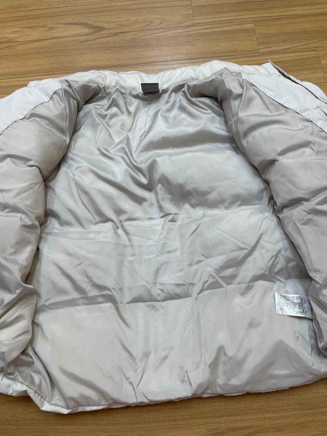 푸마 패딩 점퍼 L사이즈 판매합니다. 겉감, 안감 모두 폴리에스터 100 상품이미지4