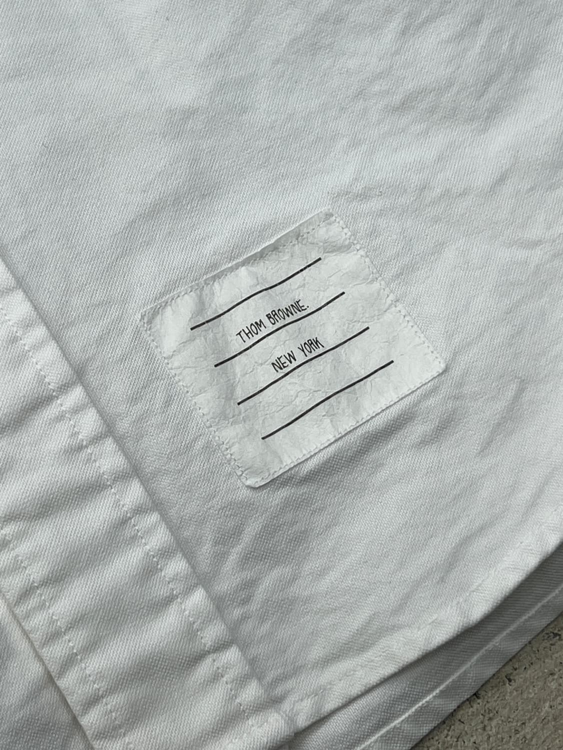 톰브라운 사선완장 화이트 셔츠 상품이미지5