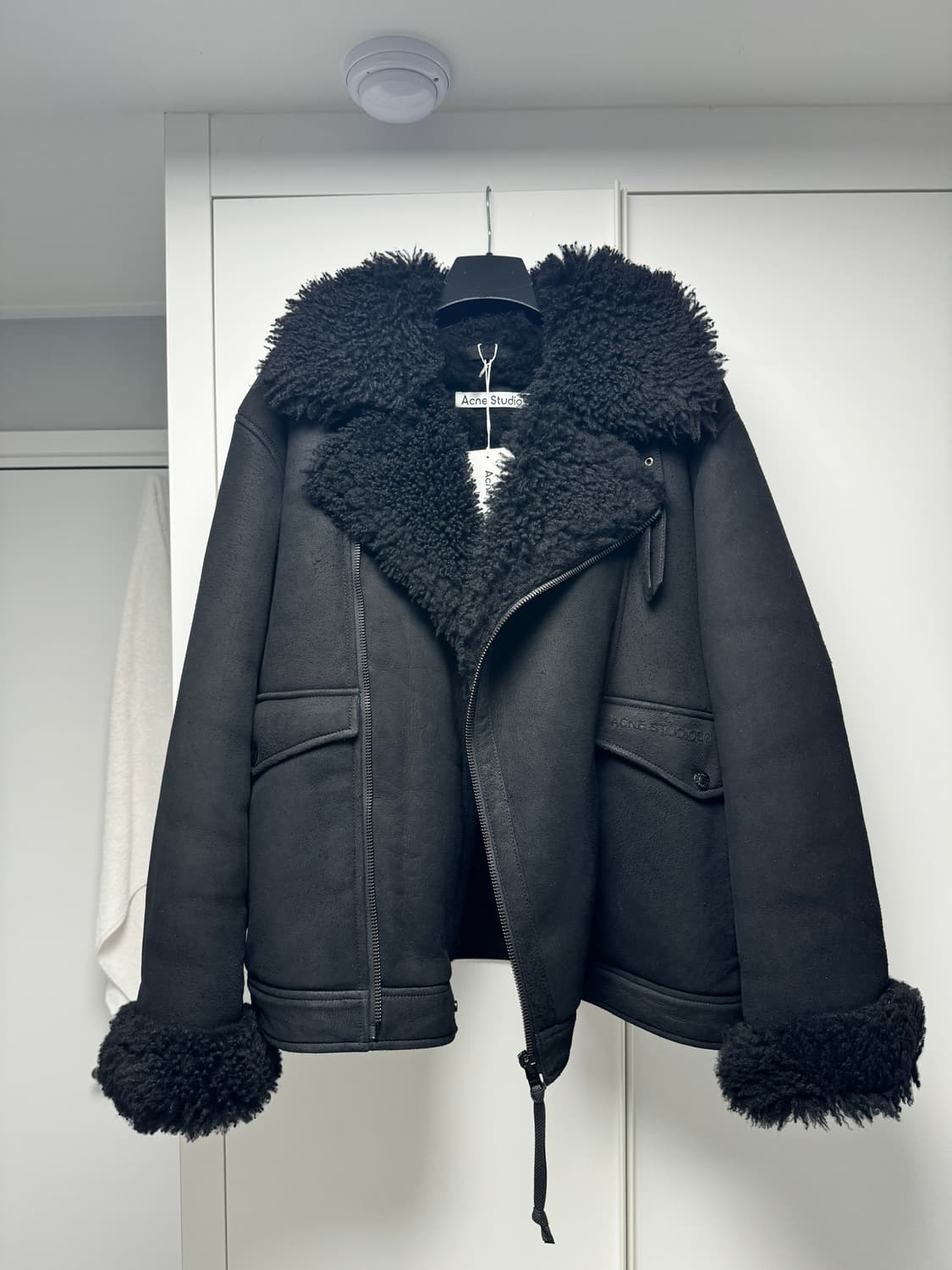 [52] 아크네 스튜디오 가죽 시어링 스웨이드 무스탕 자켓 블랙 상품이미지1