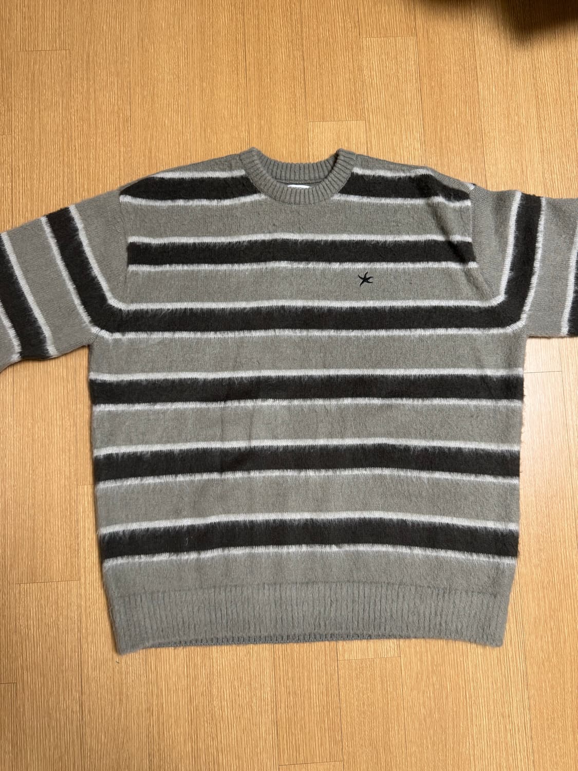 더콜디스트모먼트 남녀공용 모헤어 니트 상품이미지4