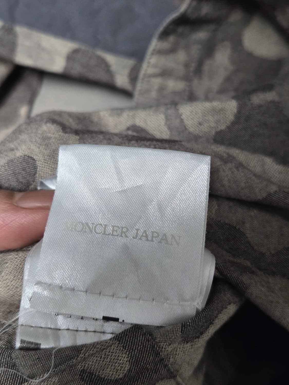 Moncler 몽클레르 카모 셔츠  상품이미지4