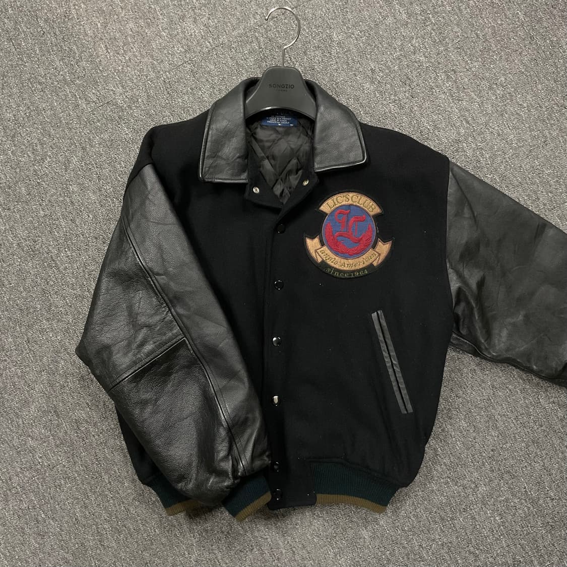 Lincorn 크롭핏 소매 소가죽 울 바시티 자켓 (M) 상품이미지1