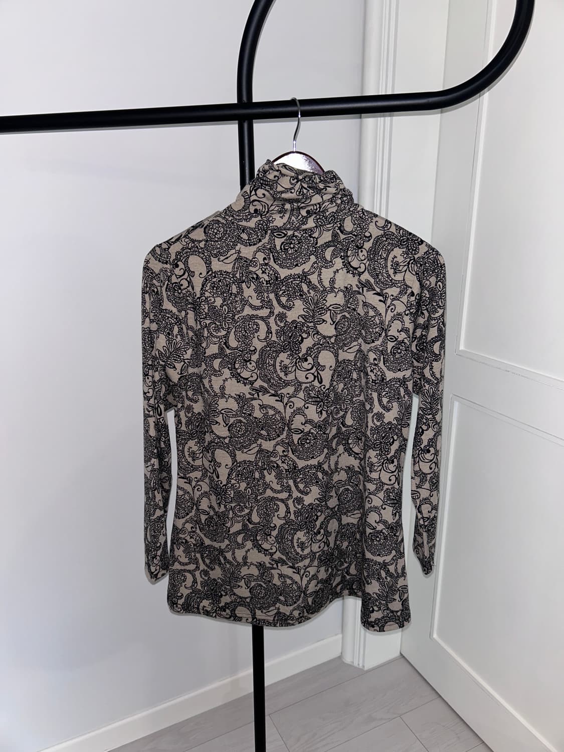 Paisley Turtleneck Top / 빈티지 페이즐리 터틀넥 상품이미지1