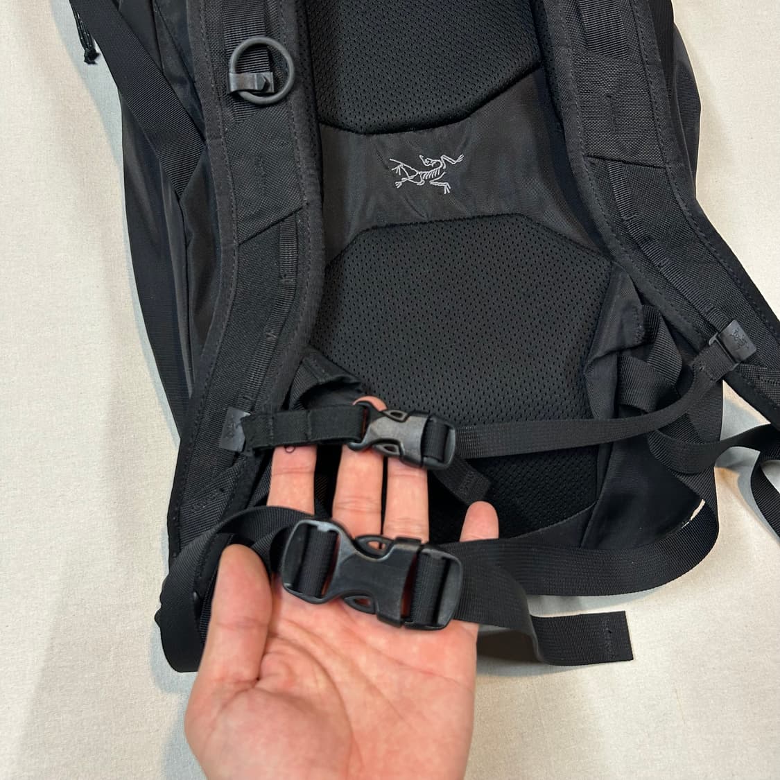 아크테릭스 Spear 20 블랙 백팩 상품이미지8