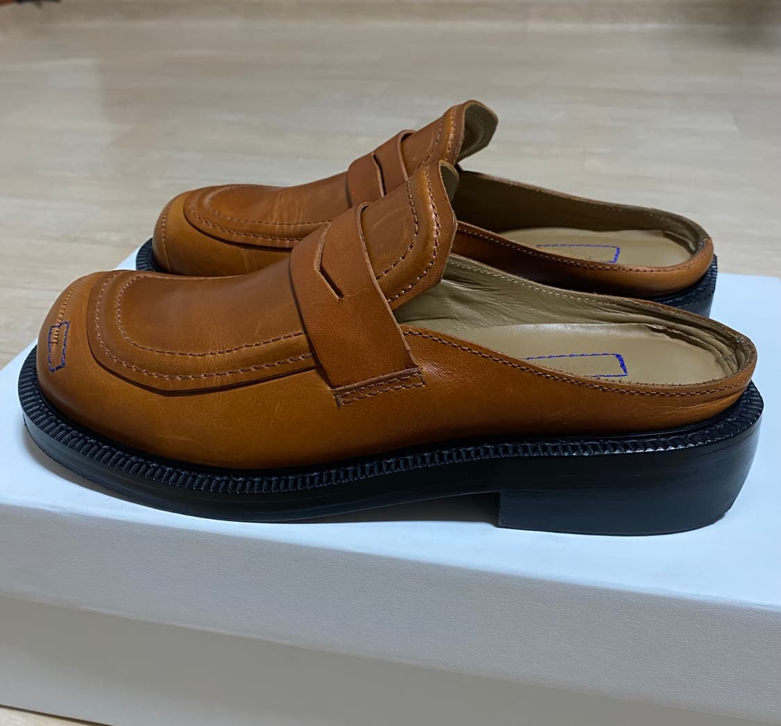 아더에러 커브 로퍼 뮬 브라운 250 (40) 상품이미지3