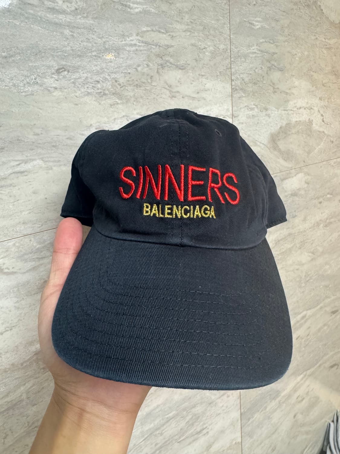 발렌시아가 sinners 볼캡 상품이미지1