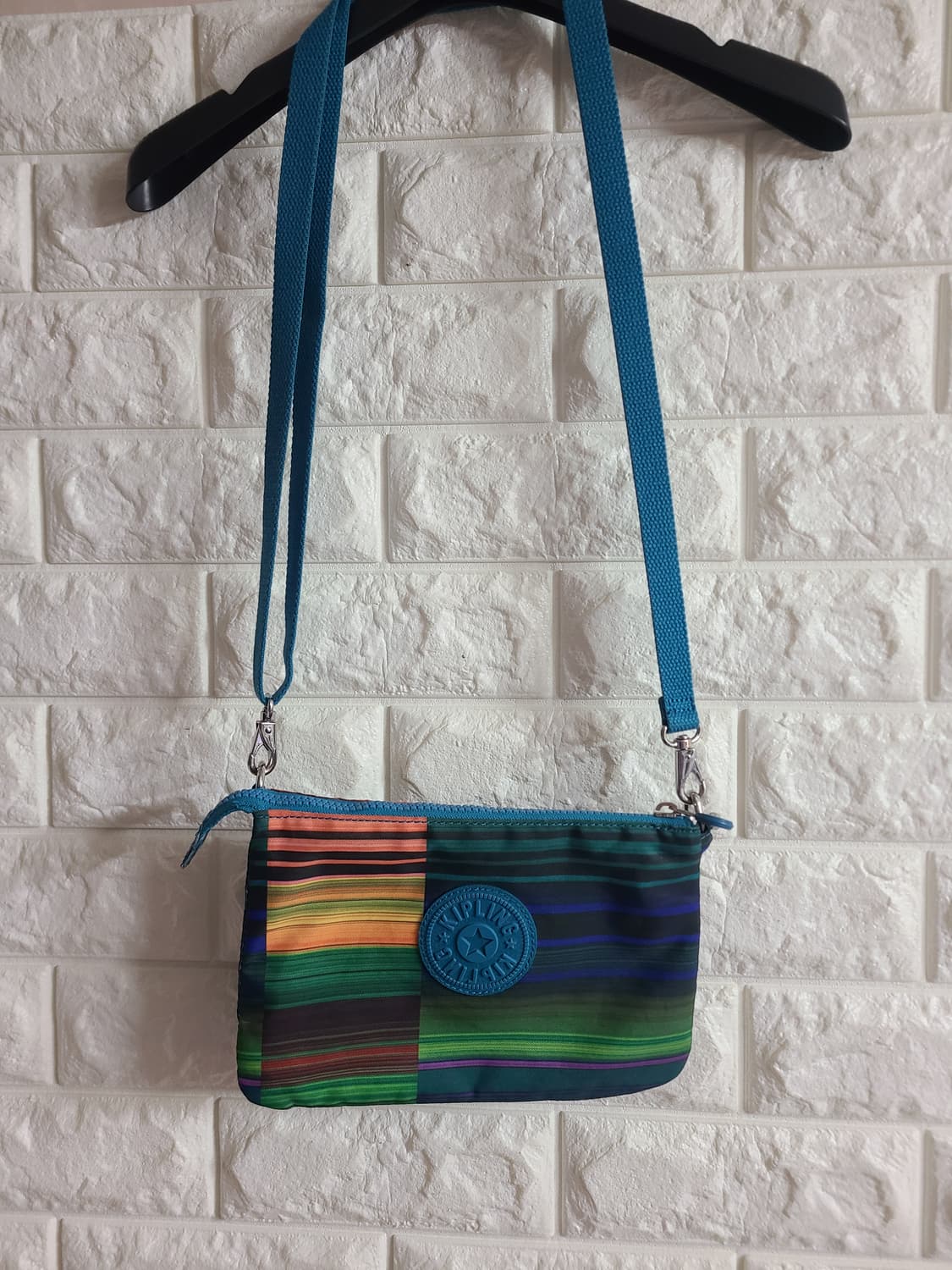 키플링 스트라이프 크로스백 상품이미지1