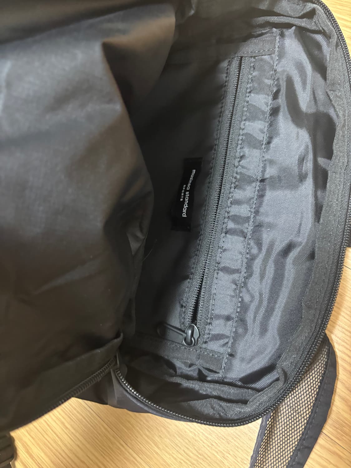 무탠다드 코듀라 라이트 백팩  상품이미지3