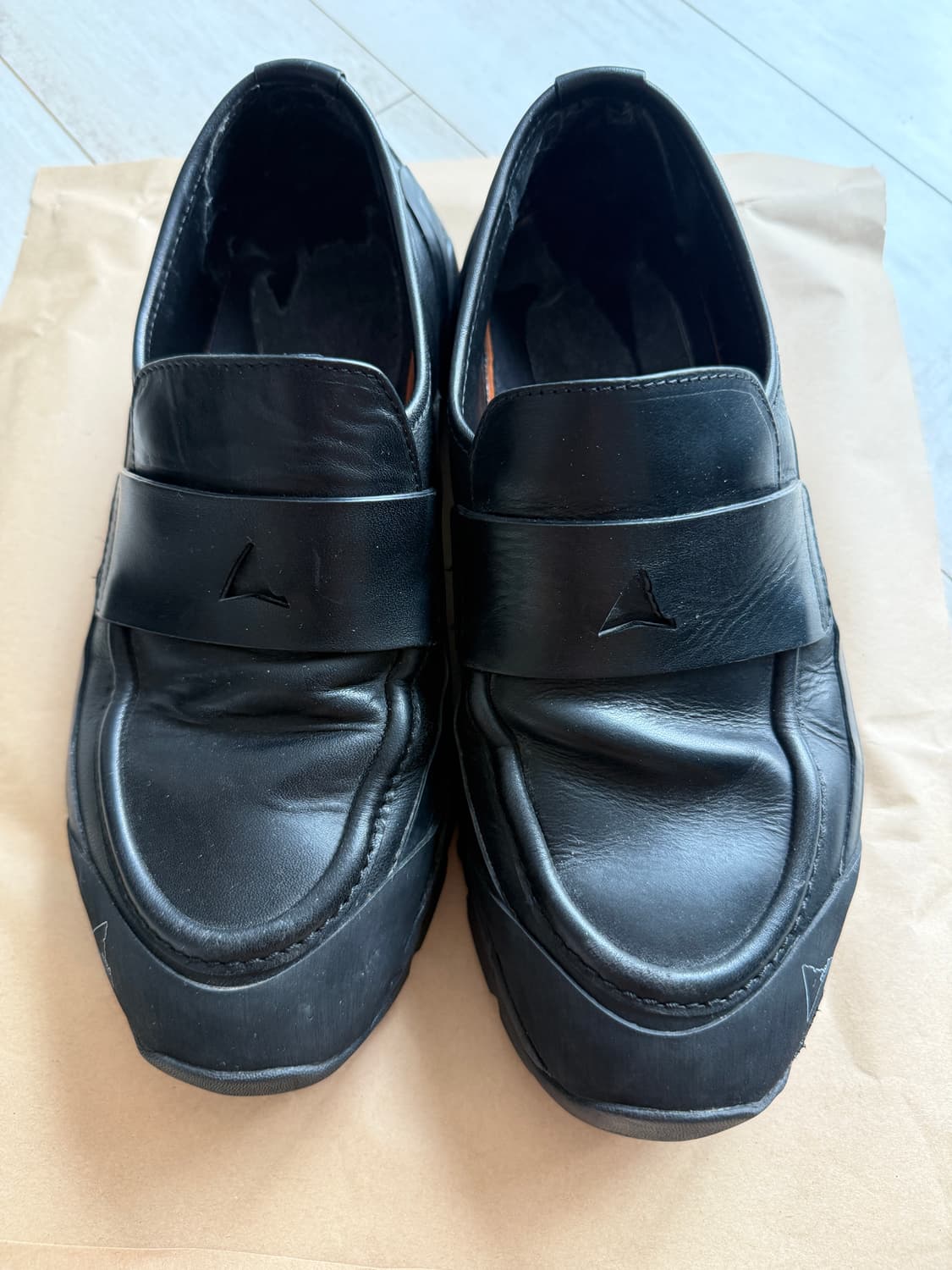 로아 ROA 로퍼 블랙 41.5 팝니다 (제안가능) 상품이미지2